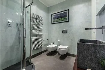Hotel Suitelowcost - San Babila Duomo Milan
