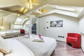 Suitelowcost - San Babila Duomo Milan