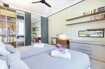 Suitelowcost - San Babila Duomo Milan 0*,  Italy