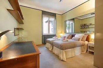 Suitelowcost - San Babila Duomo Milan Hotel