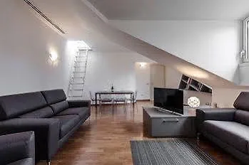 Suitelowcost - San Babila Duomo Milan 0*,