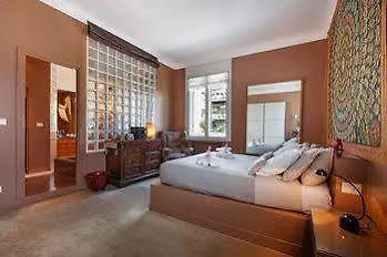 Suitelowcost - San Babila Duomo Milan 0*,  Italy