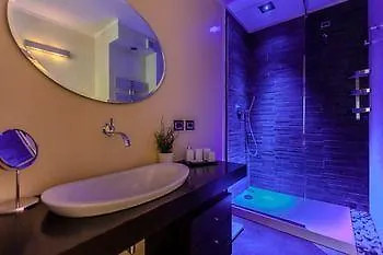 Hotel Suitelowcost - San Babila Duomo Milan