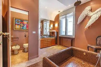 Suitelowcost - San Babila Duomo Milan Italy