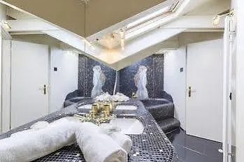 Suitelowcost - San Babila Duomo Milan