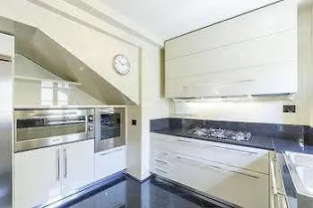 Hotel Suitelowcost - San Babila Duomo Milan
