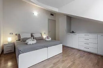 Suitelowcost - San Babila Duomo Milan 0*,
