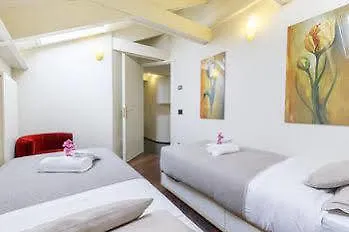 Hotel Suitelowcost - San Babila Duomo Milan