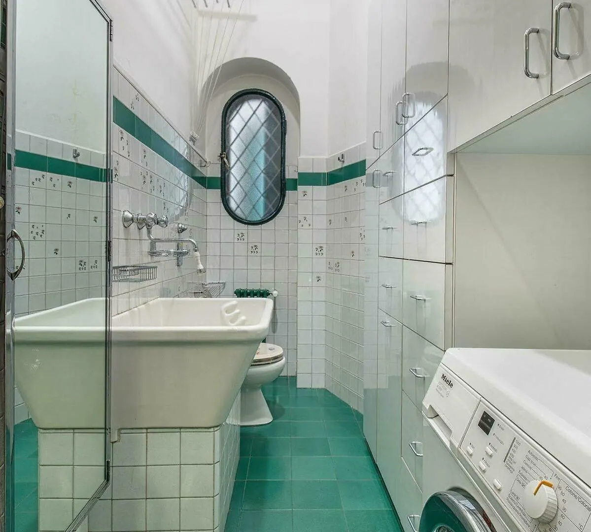 Suitelowcost - San Babila Duomo Milan Hotel