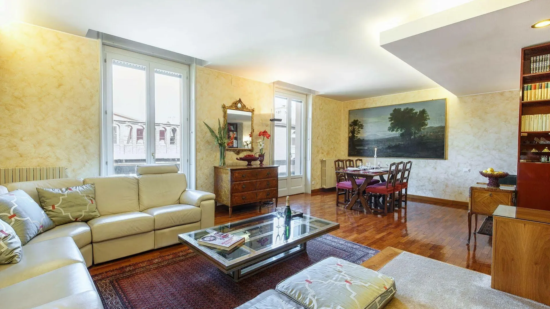 Suitelowcost - San Babila Duomo Milan 0*,  Italy
