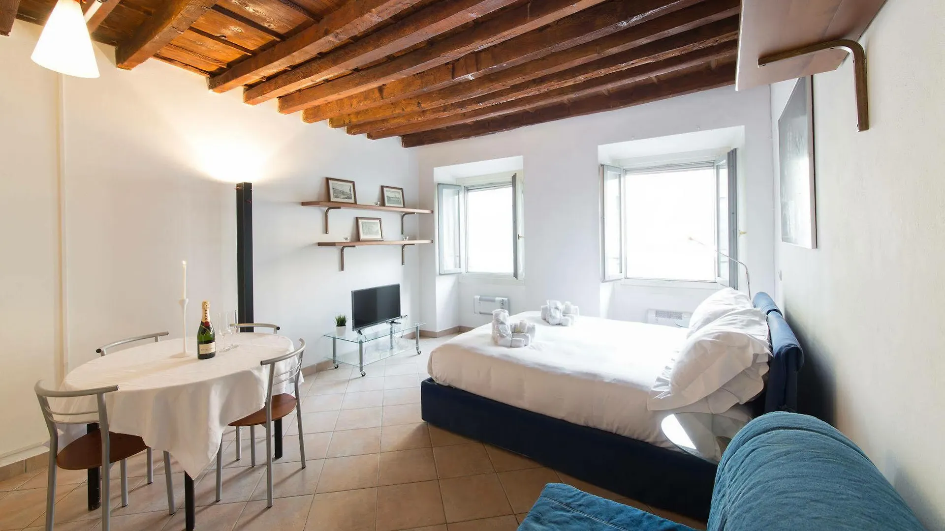 Suitelowcost - San Babila Duomo Milan