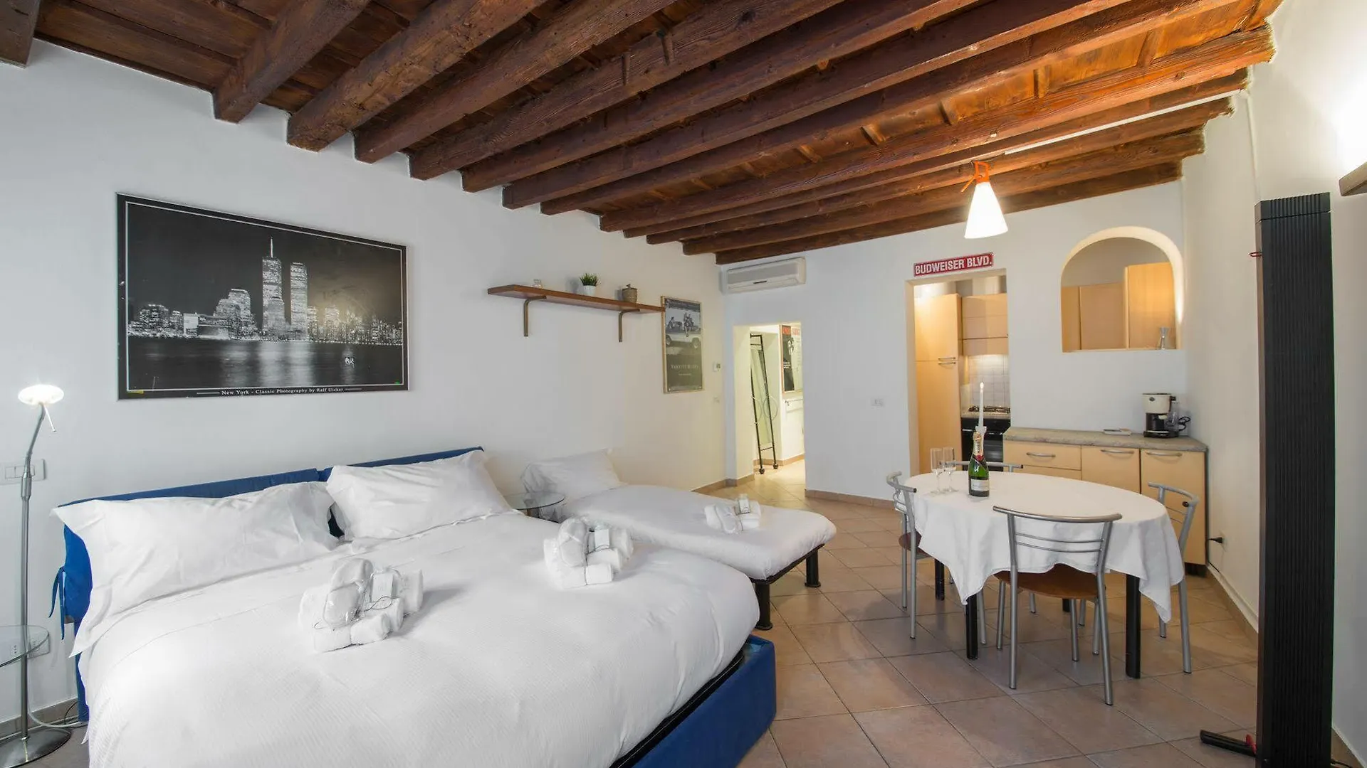 Suitelowcost - San Babila Duomo Milan